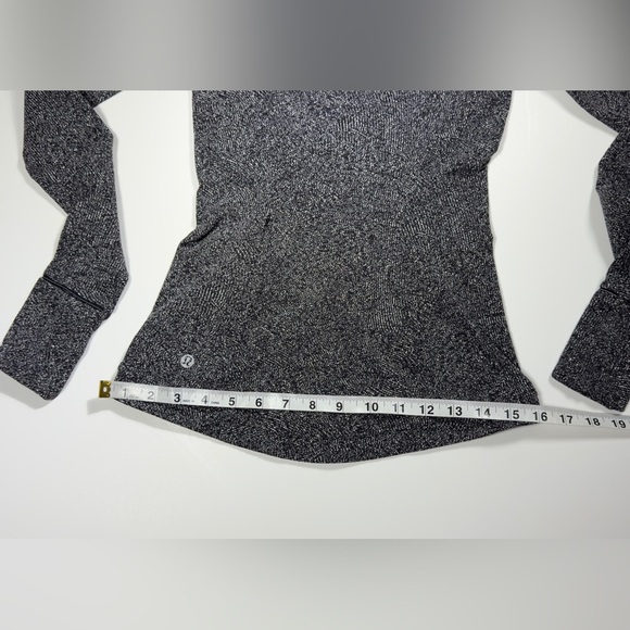 LULULEMON Women's Gray Long Sleeve Top 🩶🏃♀️ - Picture 11 of 15